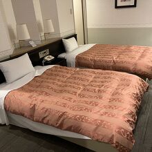 ツインベッドルームには小さなキッチンまでついている