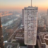 最上階の３１階からエッフェル塔の上部のみ見えました（笑）