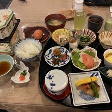 朝食。炊き立てご飯が進みました。