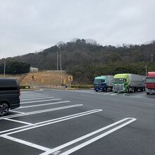 駐車場は広々としていました。