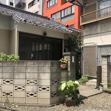 家の中に安置されてるのでしょう　これってお寺なの？