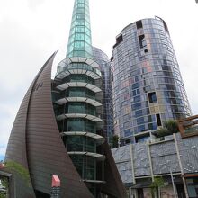 ...ぜひ周囲を一周してみましょう