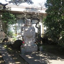 おぉ、布袋様が笑っておられました