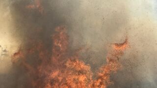 アッチッチ&#12316;　 まるで 山火事