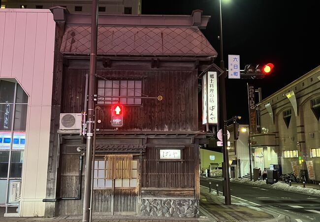 これぞ居酒屋！雰囲気も味も最高の居酒屋です。