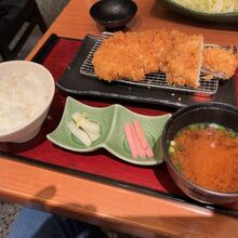 ロースカツとヒレカツ定食