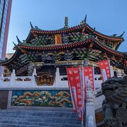 横浜中華街にある、きらびやかな中国寺院です。