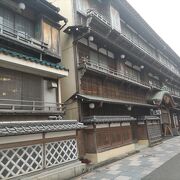 昭和初期の木造3階建ての温泉宿　