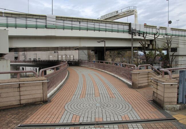 JR桜木町駅前から港の見える丘公園に至るルート