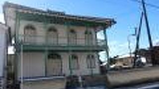 外観のみ見学しました。