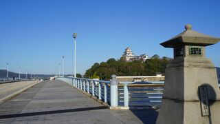 東唐津地区から松浦川を渡って唐津の中心部に入る橋