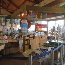 お土産もたくさんあります