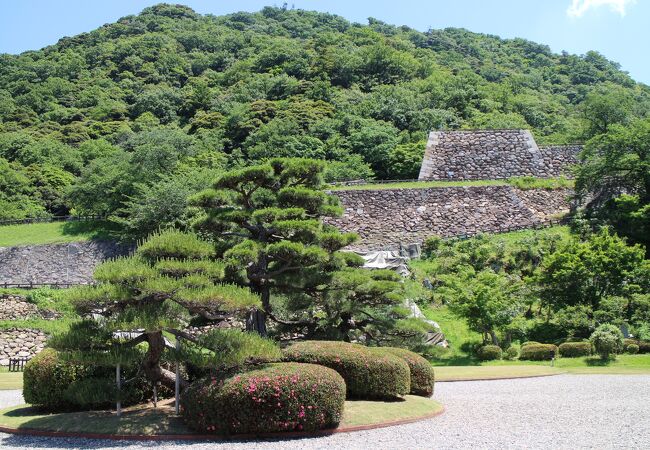 洋風建築に日本庭園
