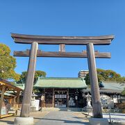 鍋島直正と鍋島直大が祀られています。