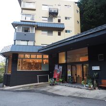 ＹＵＭＯＲＩ　ＯＮＳＥＮ　ＨＯＳＴＥＬ