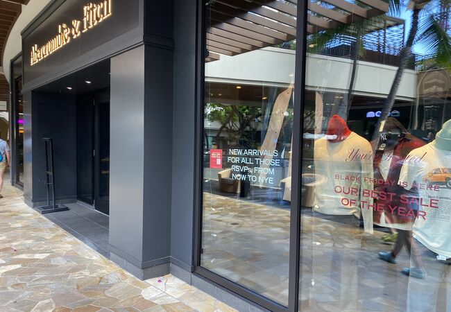 アバクロンビー&フィッチ (インターナショナルマーケットプレイス店)
