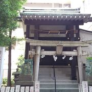 第六天榊神社の境内に鎮座している稲荷神社