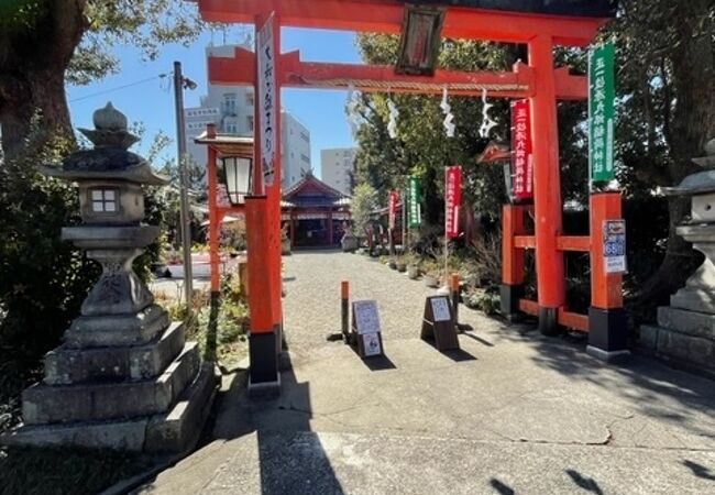 源九郎狐をお祀りする神社