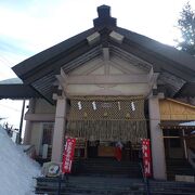 小さい神社でした