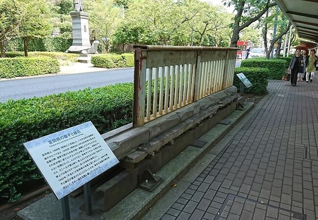 江戸東京博物館脇の通路に保存されています