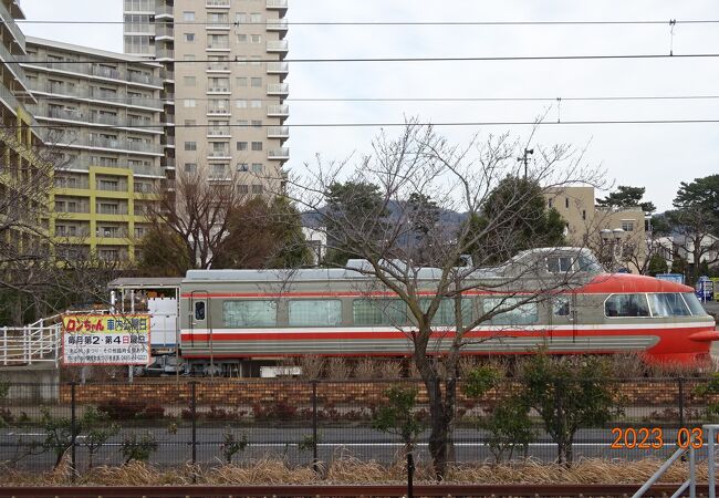 昔懐かしい旧型のロマンスカーが展示されていますが、あくまでも地元の方の憩いの場としての公園です