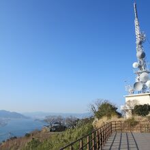 火の山展望台から関門海峡と響灘が見えます。