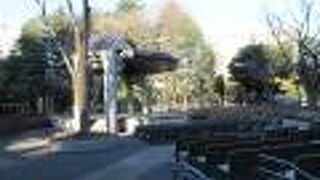 コンパクトな軽音楽の演奏会に向いている感じがしました。