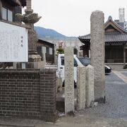 黒崎宿の東西にあった東側の構口(番所)跡です。