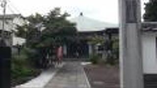 近代的な造りの本堂