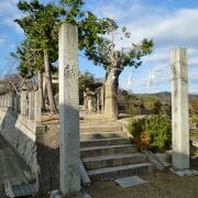 吉備津彦命の勝利を記念して、この地に神社