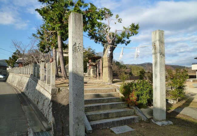 吉備津彦命の勝利を記念して、この地に神社