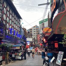 ソイカウボーイを抜けて