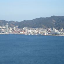 対岸の門司港レトロ地区がよく見えます。