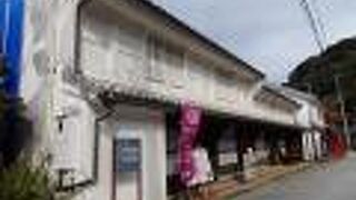 呼子の朝市の通り沿いにありました