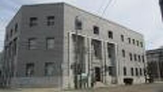 電停の末広町近く