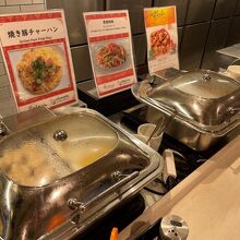 ドーミーイン池袋の朝食の目玉「街中華」。