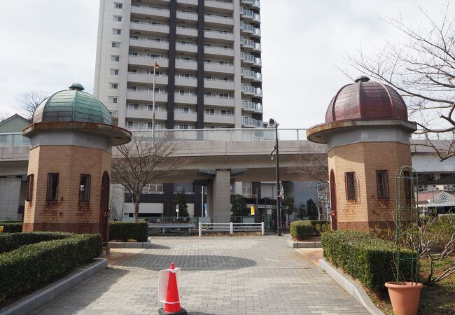 昭和初期建造の 旧横須賀軍港逸見門の衛兵詰所