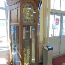 レトロなフロア時計