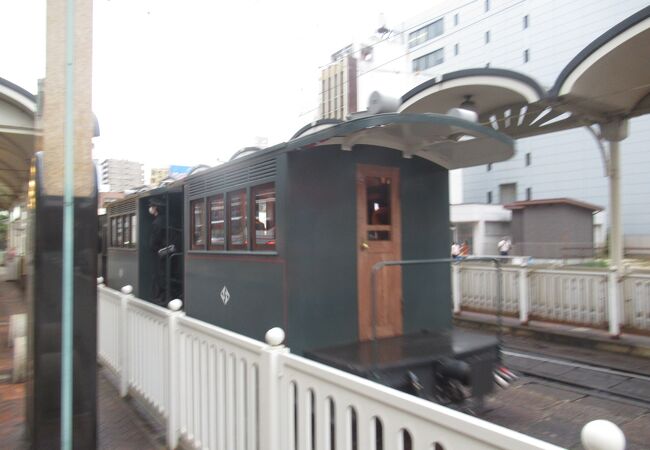 蒸気機関車もどきです