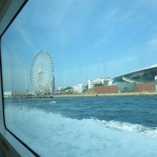 はいからっと広場の観覧車や海峡ゆめタワーもよく見えます。