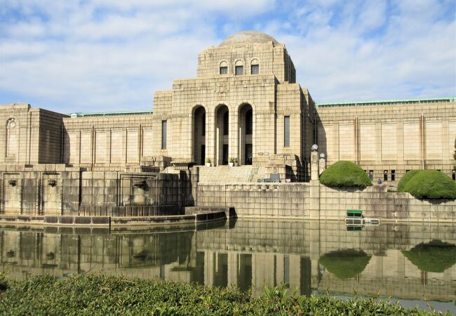 建物の重厚さが魅力です