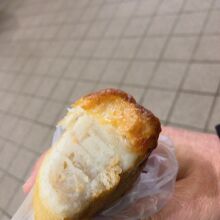 パンロール購入　その場で食う！