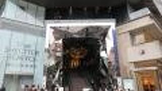 屋上の「天空のスタバ」が人気