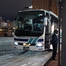 旭川駅前の高速あさひかわ号