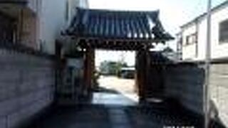 鐘楼が存在感阿gあります。