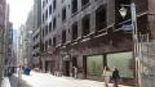 昼間でも人通りも少なく、銀座の一角なので意外に感じました。