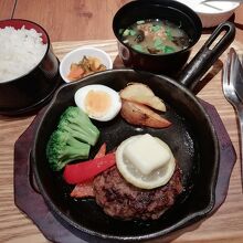 量少なめ…美味しいけど。