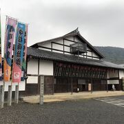 まさにイメージする芝居小屋がここにあります！