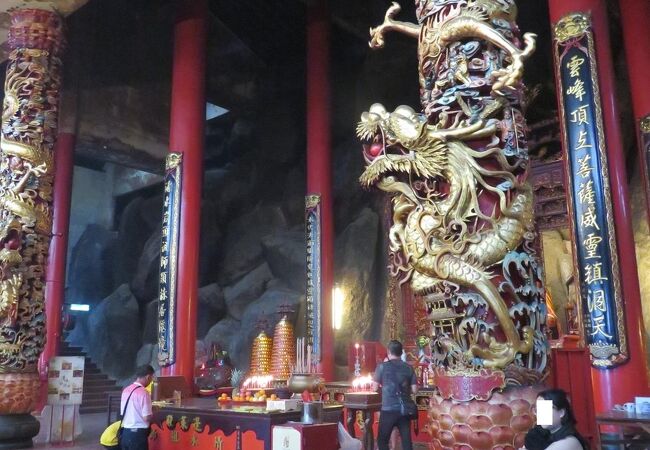 Chin Swee Caves Temple (清水岩廟）