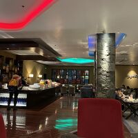 １Fのレストラン。朝夕とも種類多く良い。